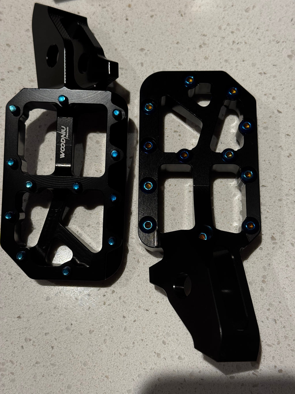 Ultra bee wide pegs